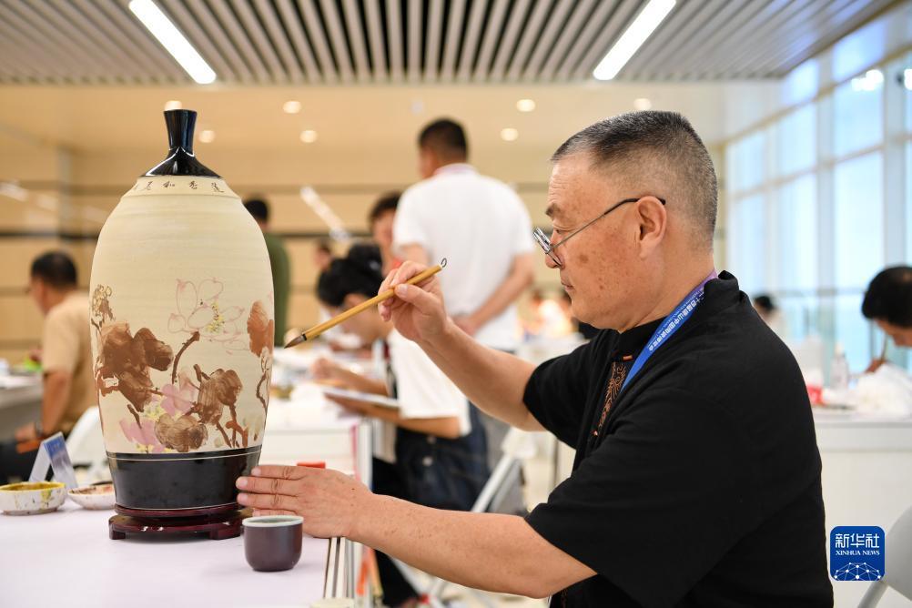 百老汇真人注册